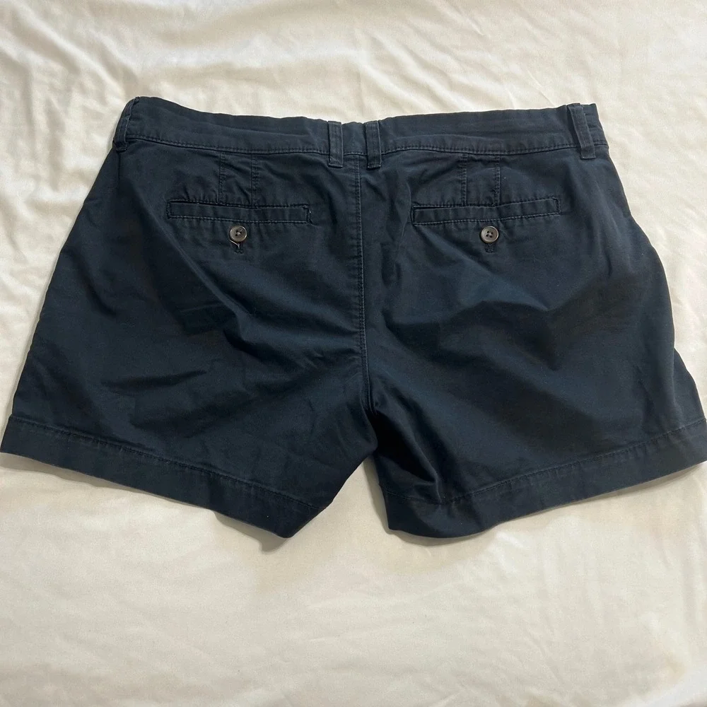 Old Navy Womens Black Chino Shorts Size 8 Mid Rise 3.5 Inch Inseam Casual